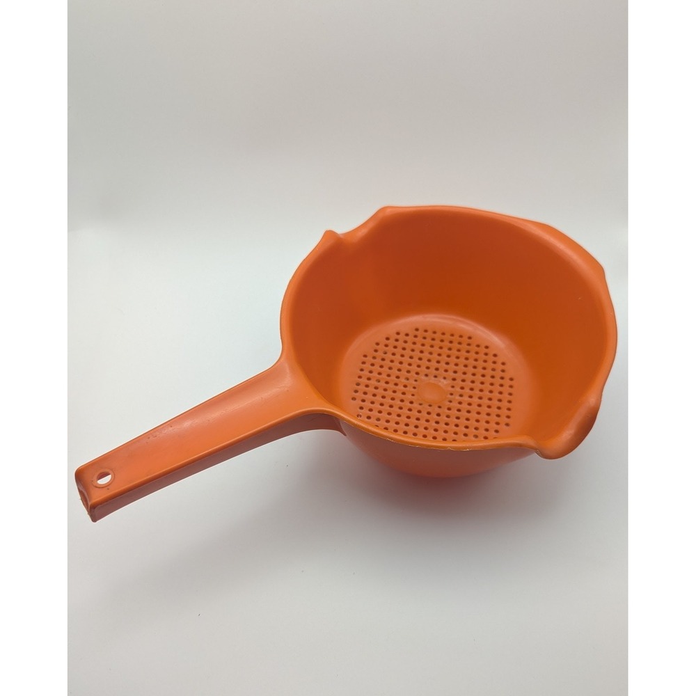 Rubbermaid Orange Plastic Vintage Handheld Colander Strainer 2 Spout 2930 Retro